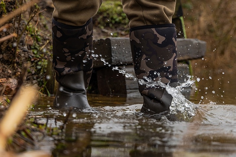All Sizes Free Delivery Carp Fishing *New* Fox Camo Neoprene Boots 