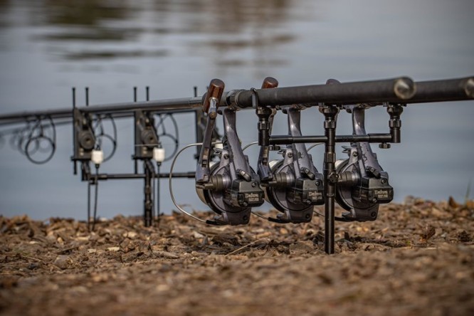 Solar Black Lite 3 Rod Buzz Bar