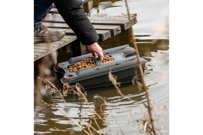 RidgeMonkey Hunter 3000 Bait Boat with Depth Sounder
