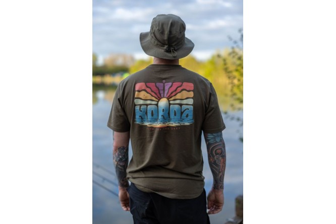 Korda - Dawn Vibes Tee | Dark Olive 