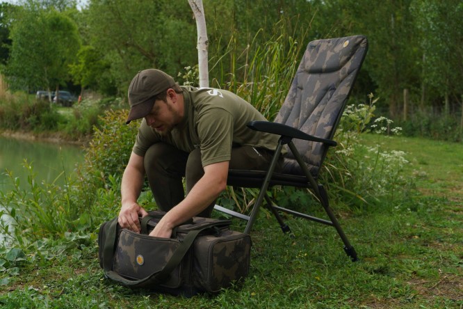 Solar Worldwide Recliner High 
